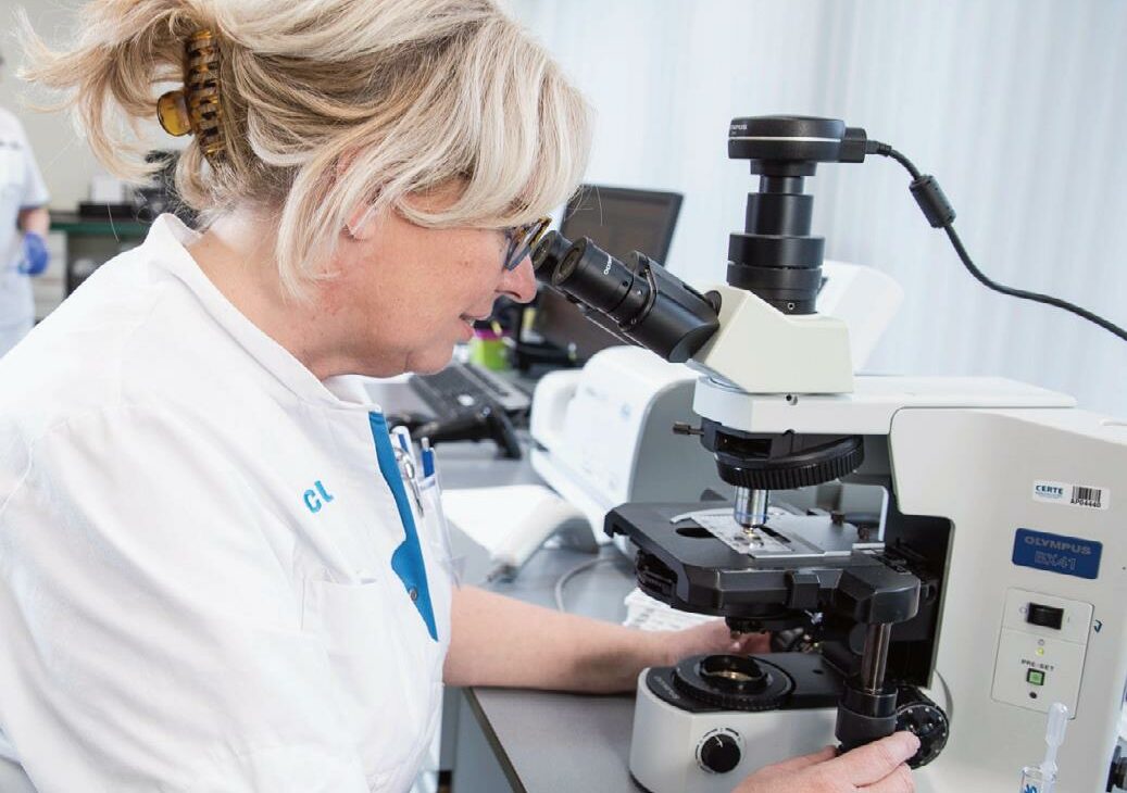 COVID-ONDERZOEKEN: VAN INVLOED OP GROTER GEHEELÉN INDIVIDUELE PATIËNT